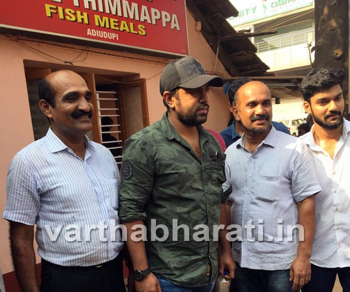 Popular star Nivin Pauly enjoys fish meal at Adi Udupis Thimmappa Hotel